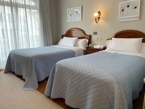 HABITACIÓN TRIPLE CON BALCÓN: 3PAX